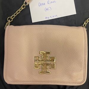 Tory Burch Britten Combo Crossbody in pebble pink leather
